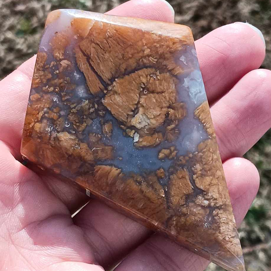 Carving: Fire Plum Agate Polished Kite 4 Inches