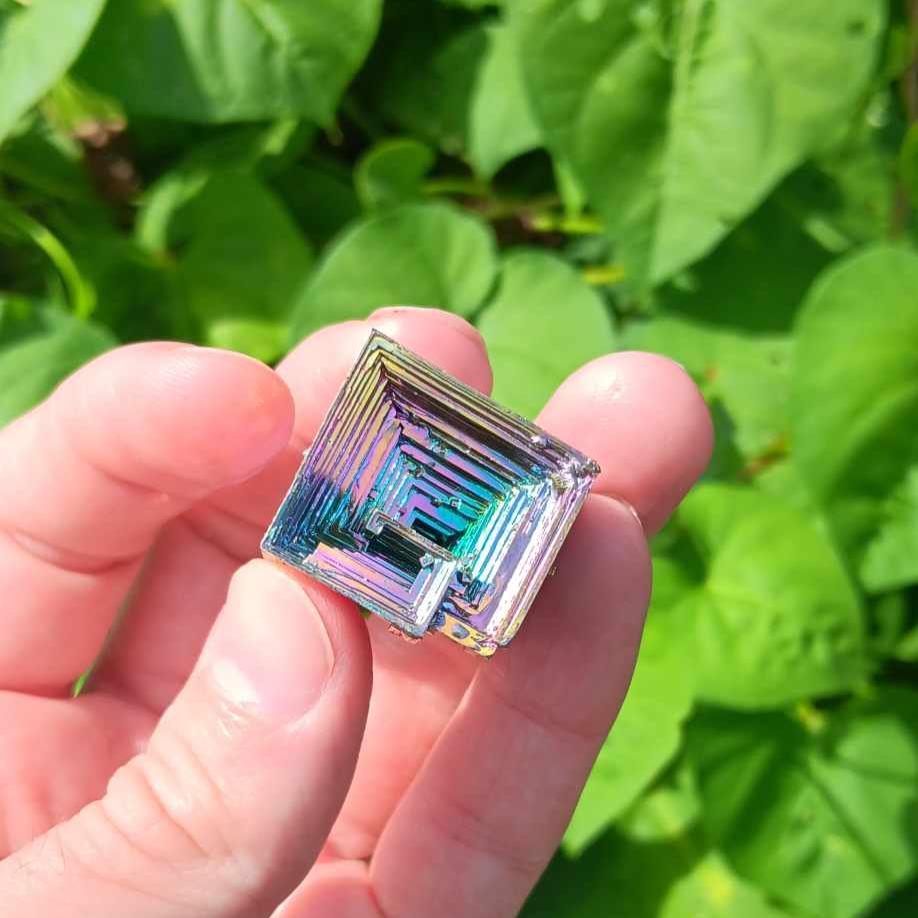 Brand New Obelisk: Bismuth 1.5 inches