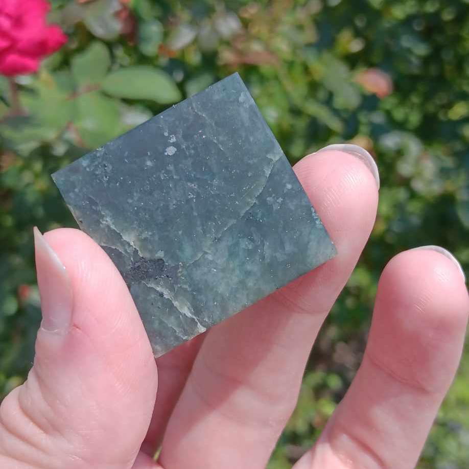 Pyramid: Flash Labradorite