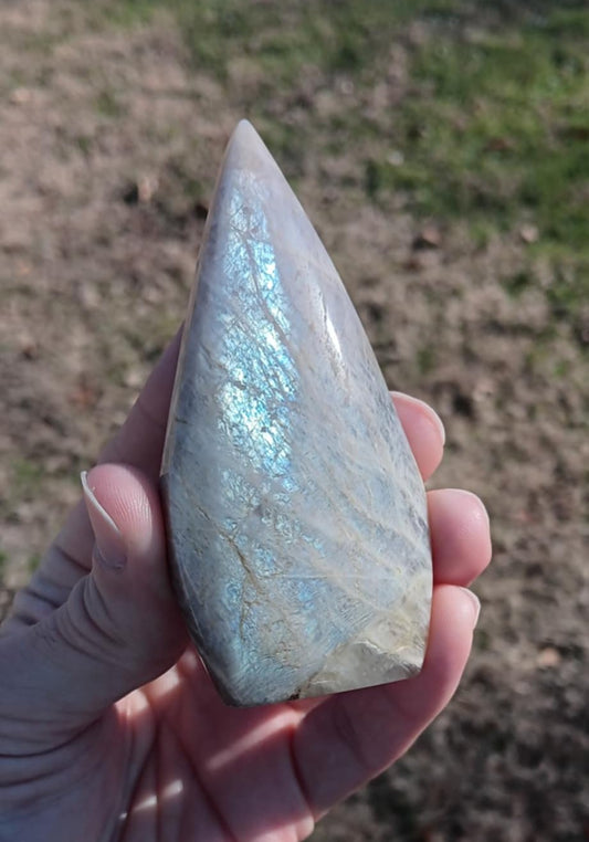 Moonstone Blue Flash Tear Drop Carving 4 Inches