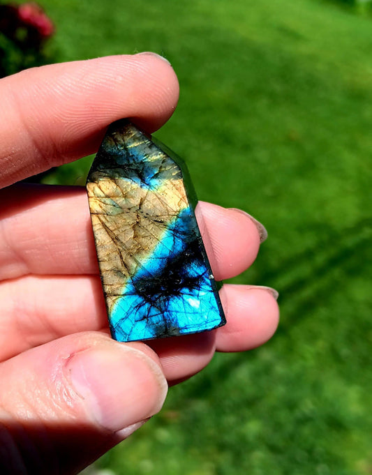 Brand New Obelisk: Flash Labradorite Golden/Blue Flash 1.5 Inches