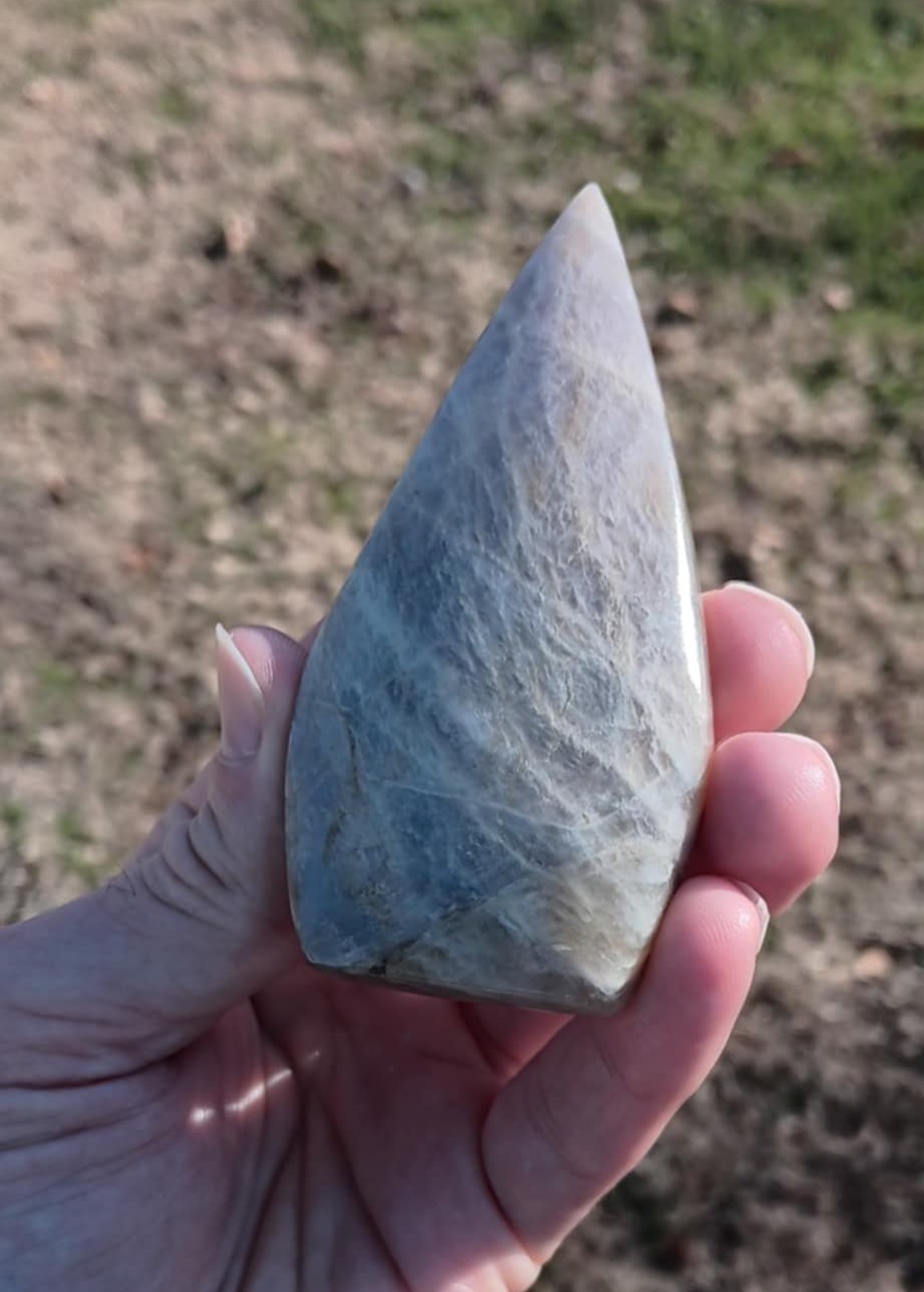 Moonstone Blue Flash Tear Drop Carving 4 Inches