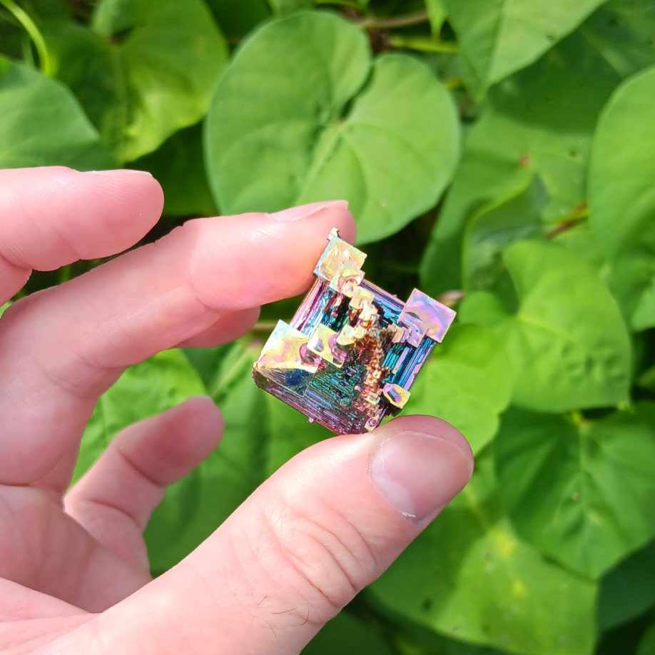 Brand New Obelisk: Bismuth 1.5 inches